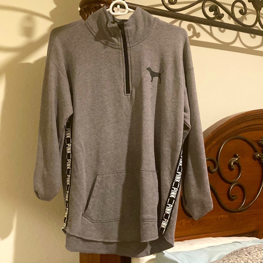lavender “ pink “ zip up pullover, good condition